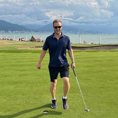 YouTube紅人推廣：M***n｜加拿大 金融