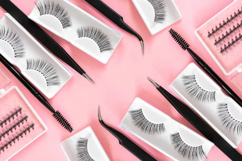 小剛需"假睫毛"的出海之路：美妝KOL帶起品牌銷量