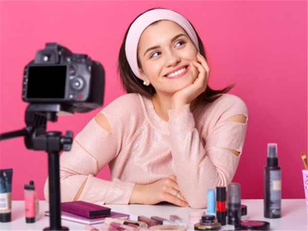 YouTube紅人最能吸引消費者的內(nèi)容是什么？