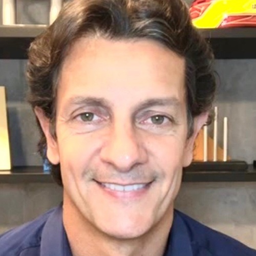 Instagram網(wǎng)紅營銷:巴西知名賽車測試員/主持人腰部博主